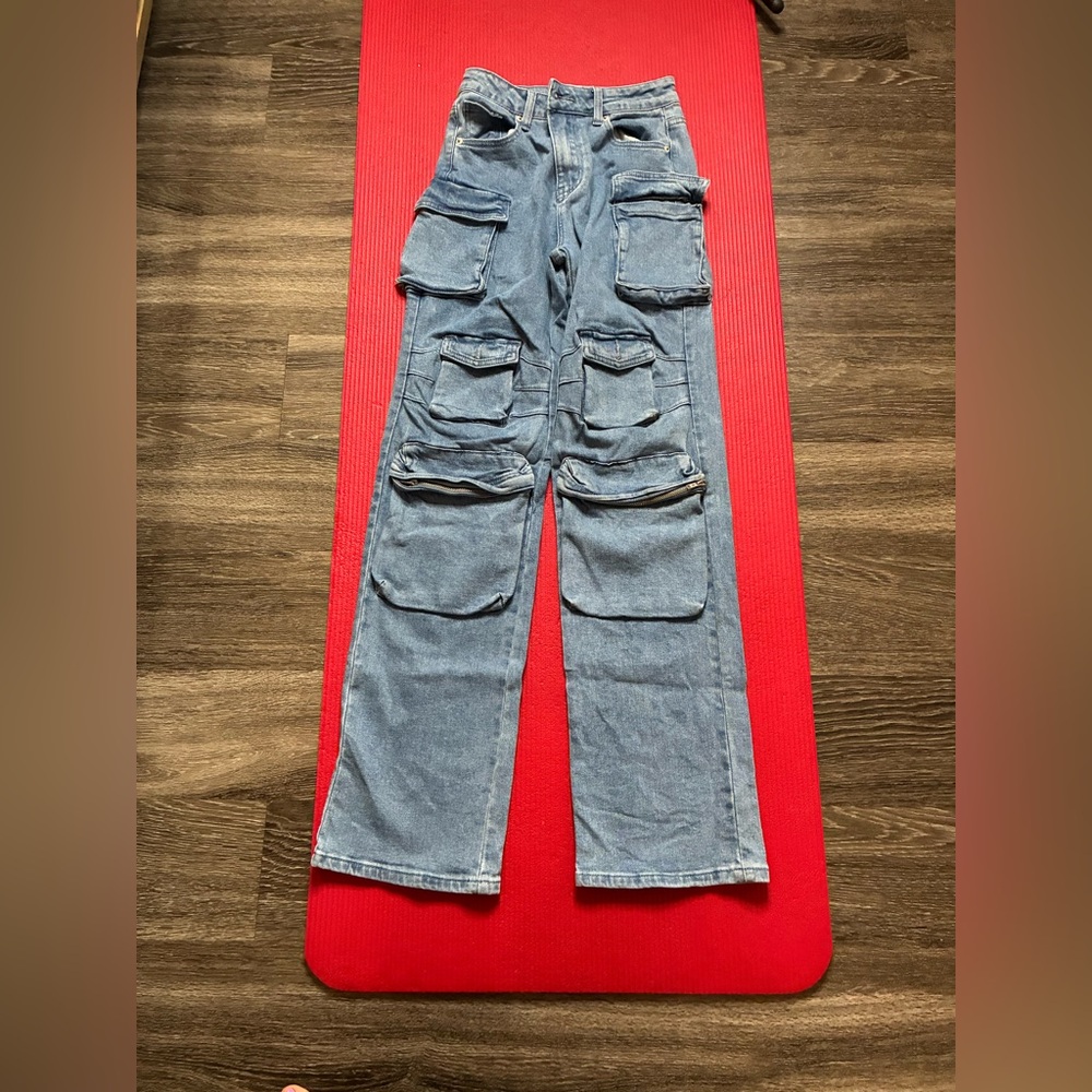 Never Worn Fashion Nova Women's Blue Cargo Jeans. size 3